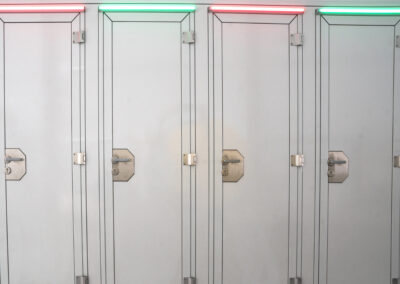 SW 19er Toilettenwagen 4 WB Frontansicht Besetztanzeige